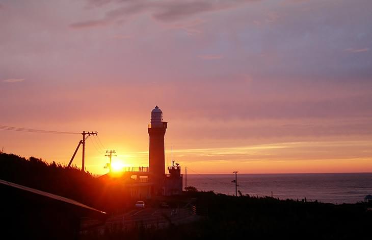 角島大橋や角島灯台、白い砂浜など、海以外にも見どころいっぱいの島。